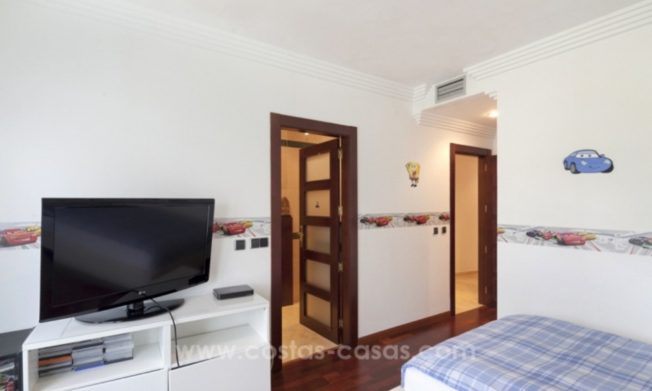 Luxe appartement te koop in Puerto Banus te Marbella 11