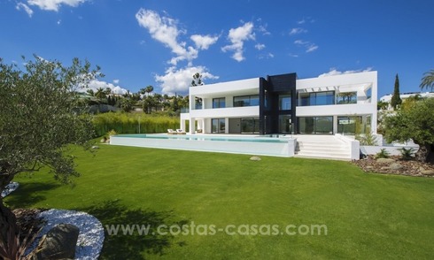 Nieuwe Moderne Design Villa te koop in Nueva Andalucia, Marbella 