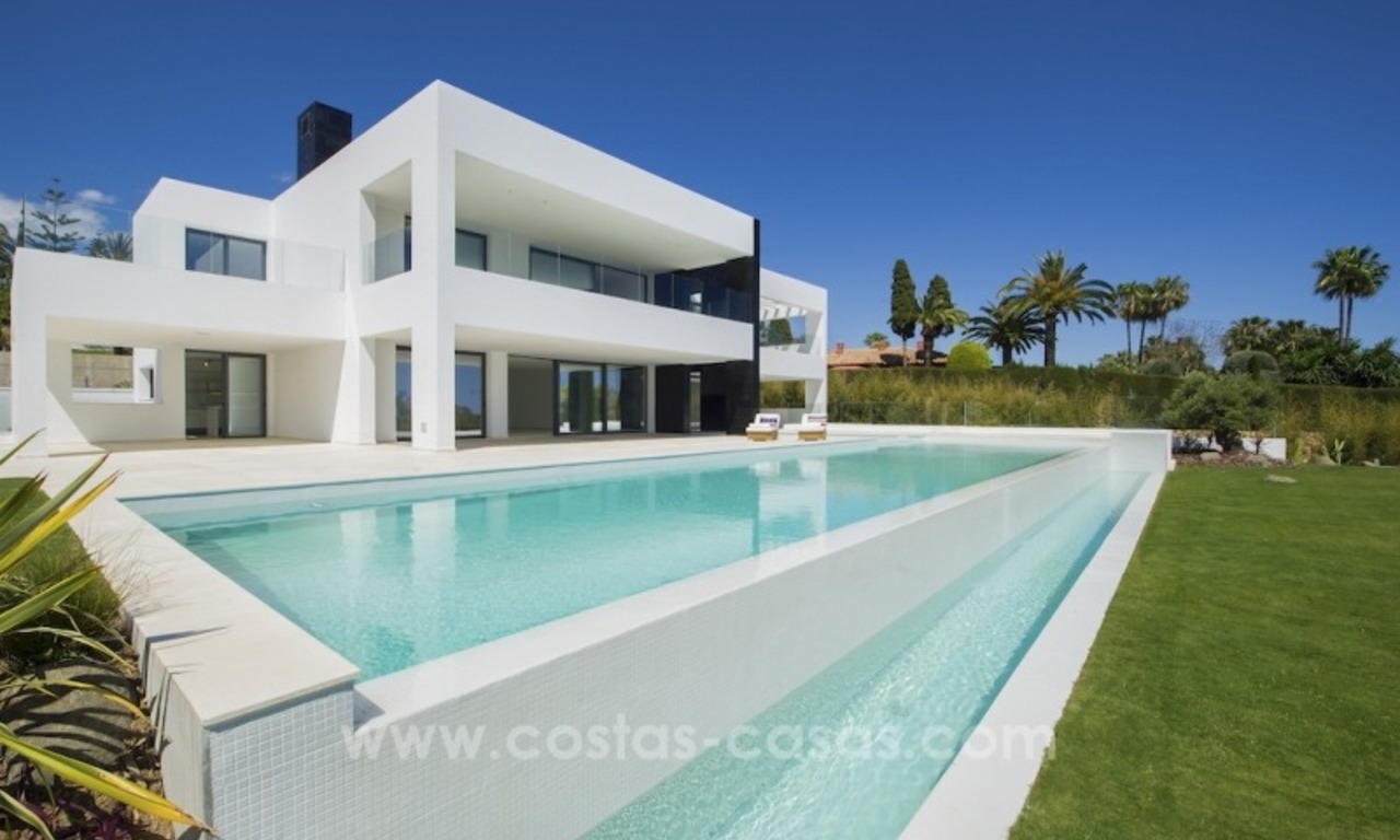 Nieuwe Moderne Design Villa te koop in Nueva Andalucia, Marbella 3