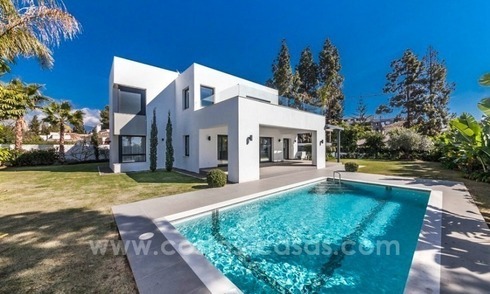 Nieuwe moderne villa´s te koop vlakbij het strand aan de New Golden Mile tussen Marbella en Estepona 