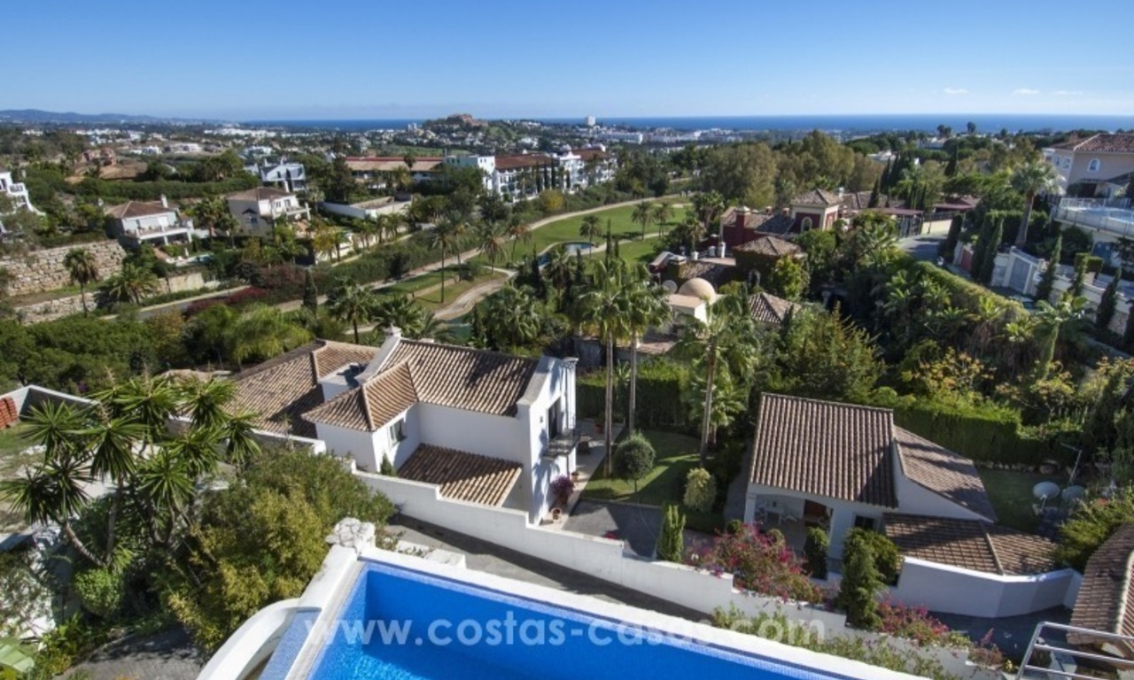 Moderne villa te koop met prachtig zeezicht op een golfresort in een chique wijk van Nueva Andalucía, Marbella 28
