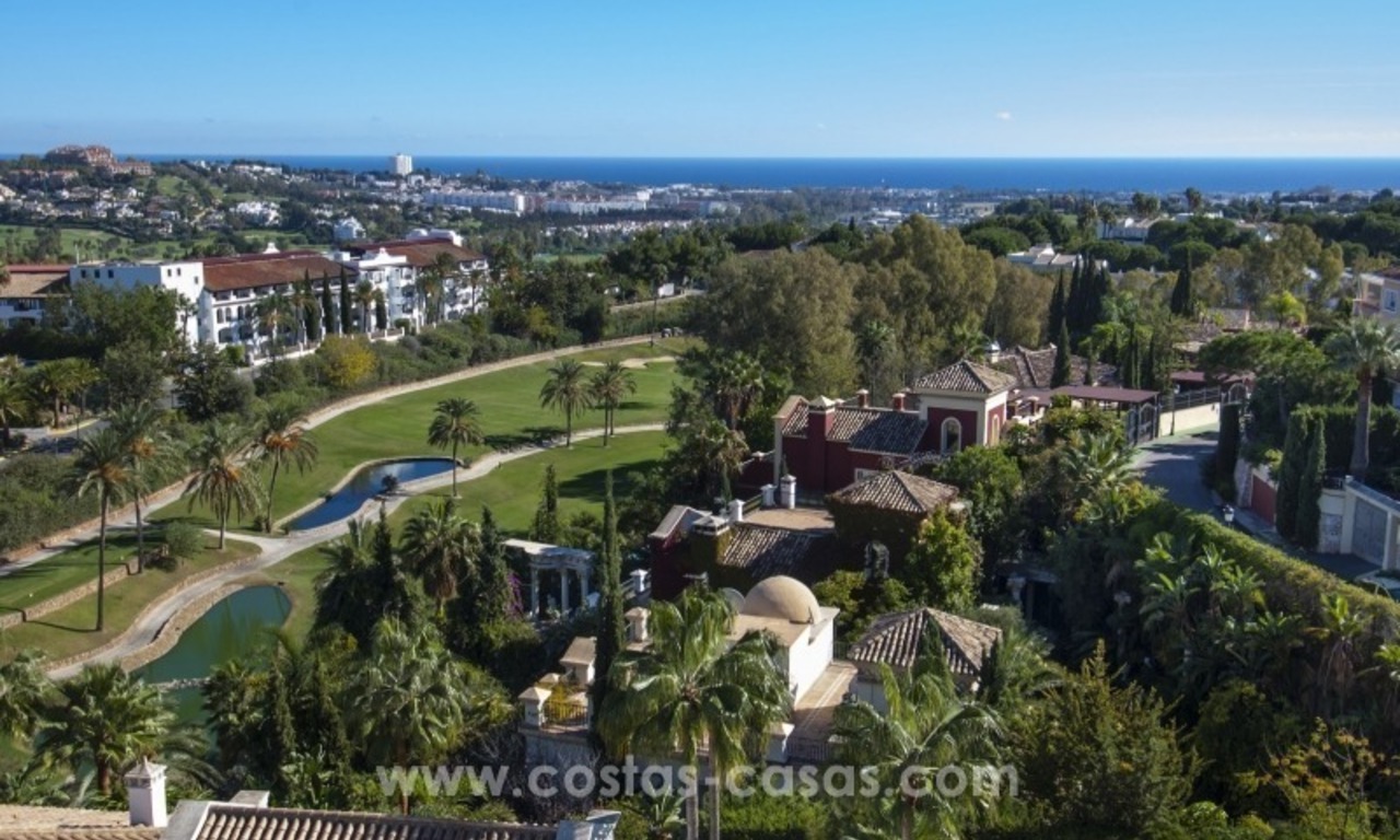 Moderne villa te koop met prachtig zeezicht op een golfresort in een chique wijk van Nueva Andalucía, Marbella 31