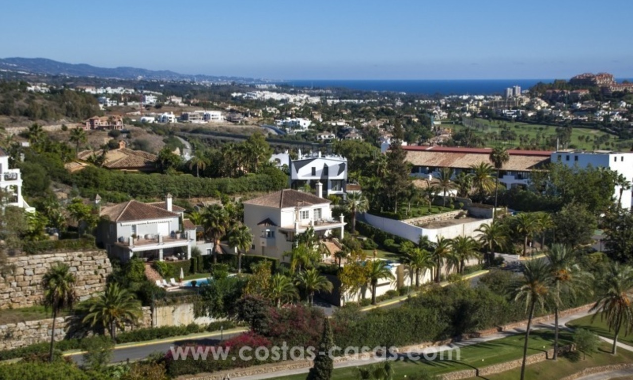 Moderne villa te koop met prachtig zeezicht op een golfresort in een chique wijk van Nueva Andalucía, Marbella 34