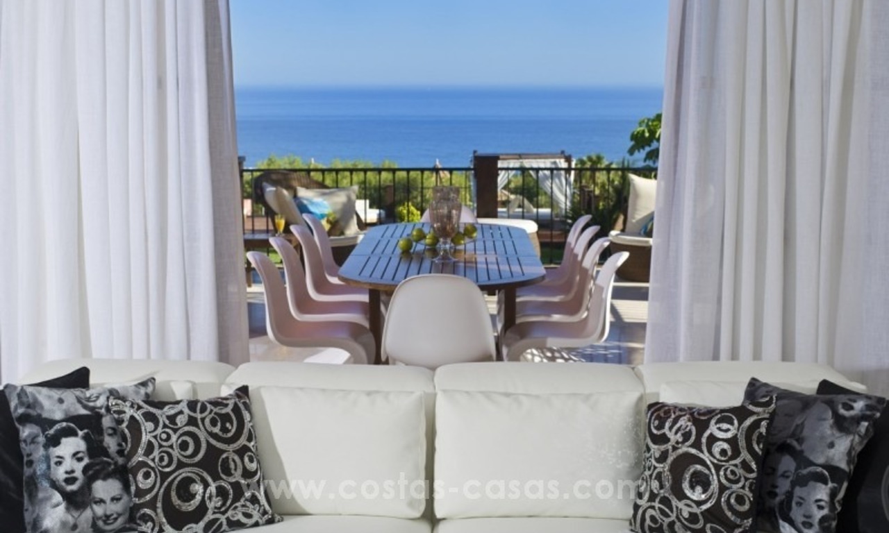 Te koop in Marbella, Sierra Blanca: Luxe Villa met gastenvilla en tennisbaan 24
