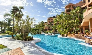Appartement te koop met zeezicht in de private wing van Hotel Kempinski, Estepona – Marbella 1