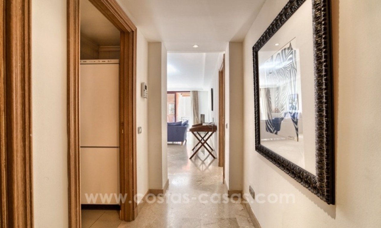 Appartement te koop met zeezicht in de private wing van Hotel Kempinski, Estepona – Marbella 14