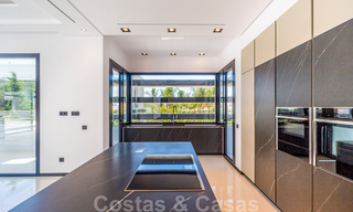 Instapklare moderne design villa te koop nabij het strand in West Marbella 29005 