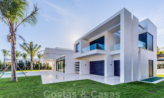Instapklare moderne design villa te koop nabij het strand in West Marbella 29010 