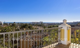 Luxe villa te koop met zeezicht in Oost Marbella 6