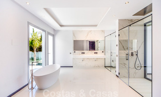 Moderne beachside design villa te koop in Marbella West 29021 