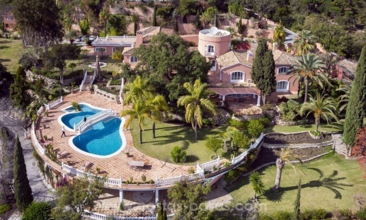 Luxe villa te koop in Marbella – Benahavis: El Madroñal landgoed met zeezicht 0