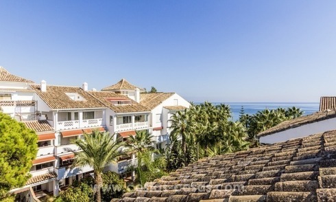 Te koop Marbella, Golden Mile: eerstelijn strand, 5-slaapkamer penthouse appartement 