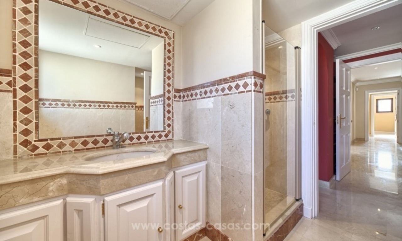 Luxe Villa met panoramisch zeezicht te koop, New Golden Mile, Marbella – Estepona 19