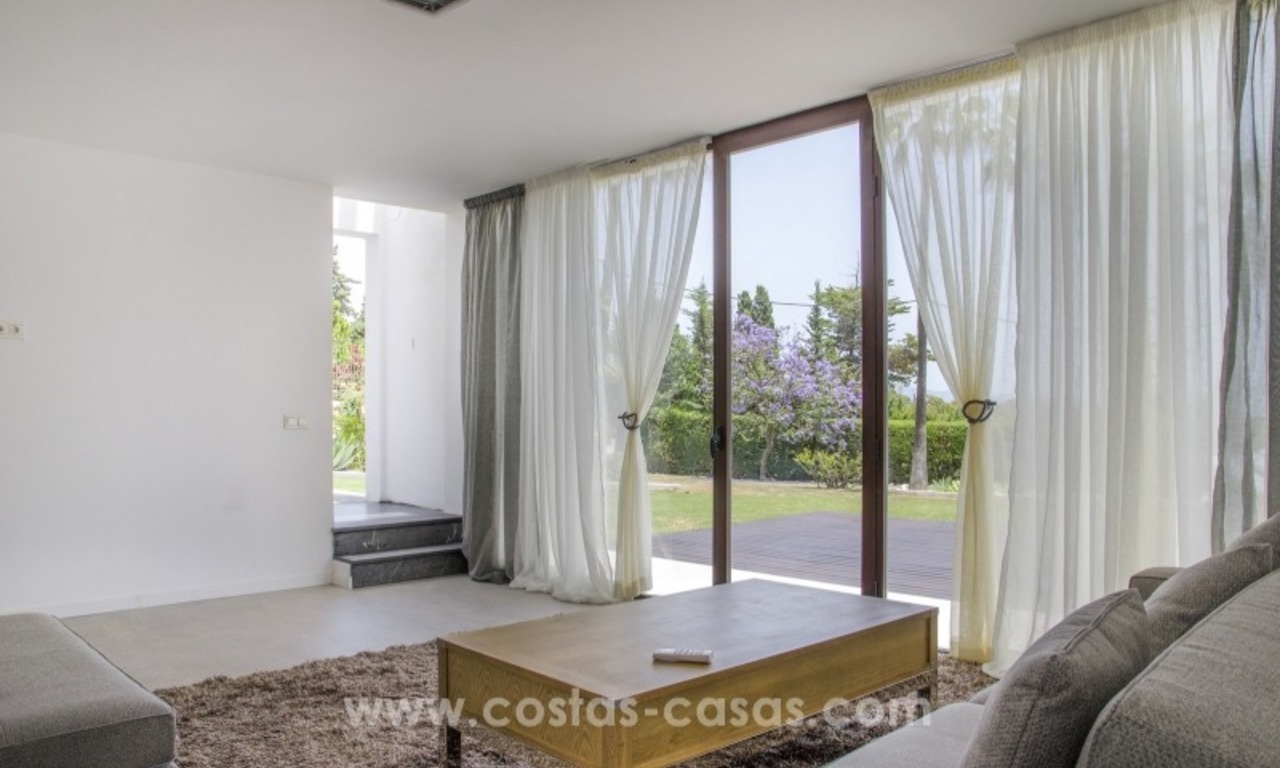 Gerenoveerde Moderne Villa te koop op de Golden Mile in Marbella 26