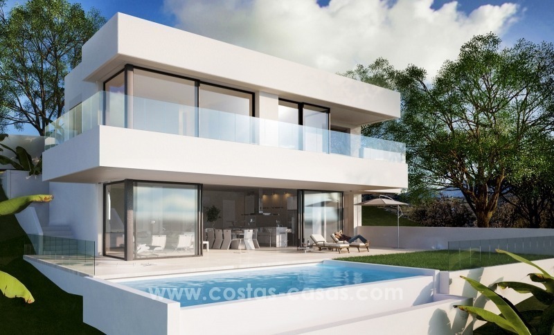 Moderne nieuwe villa te koop met zeezicht in Estepona