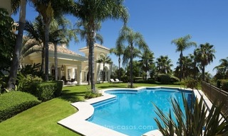 Te koop: Prachtige villa en architecten pronkstuk op de Golden Mile, Sierra Blanca - Marbella 1