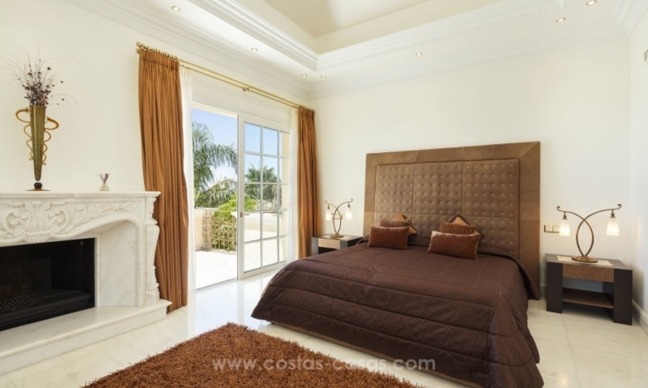 Te koop: Prachtige villa en architecten pronkstuk op de Golden Mile, Sierra Blanca - Marbella 17