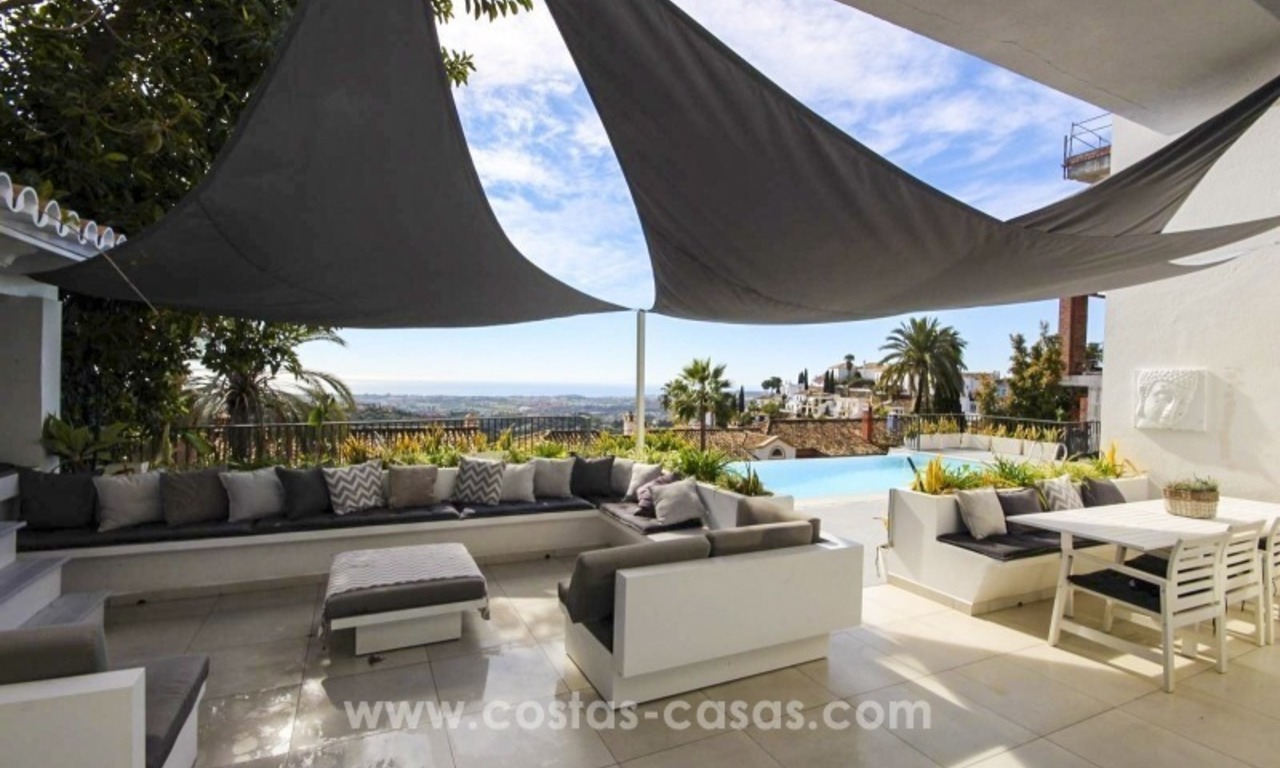 Villa in moderne stijl te koop in het gebied van Marbella - Benahavis 0