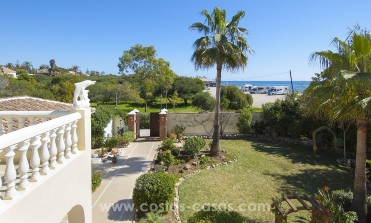 Tweedelijn strand villa te koop in Marbella met zeezicht en in onberispelijke staat 35