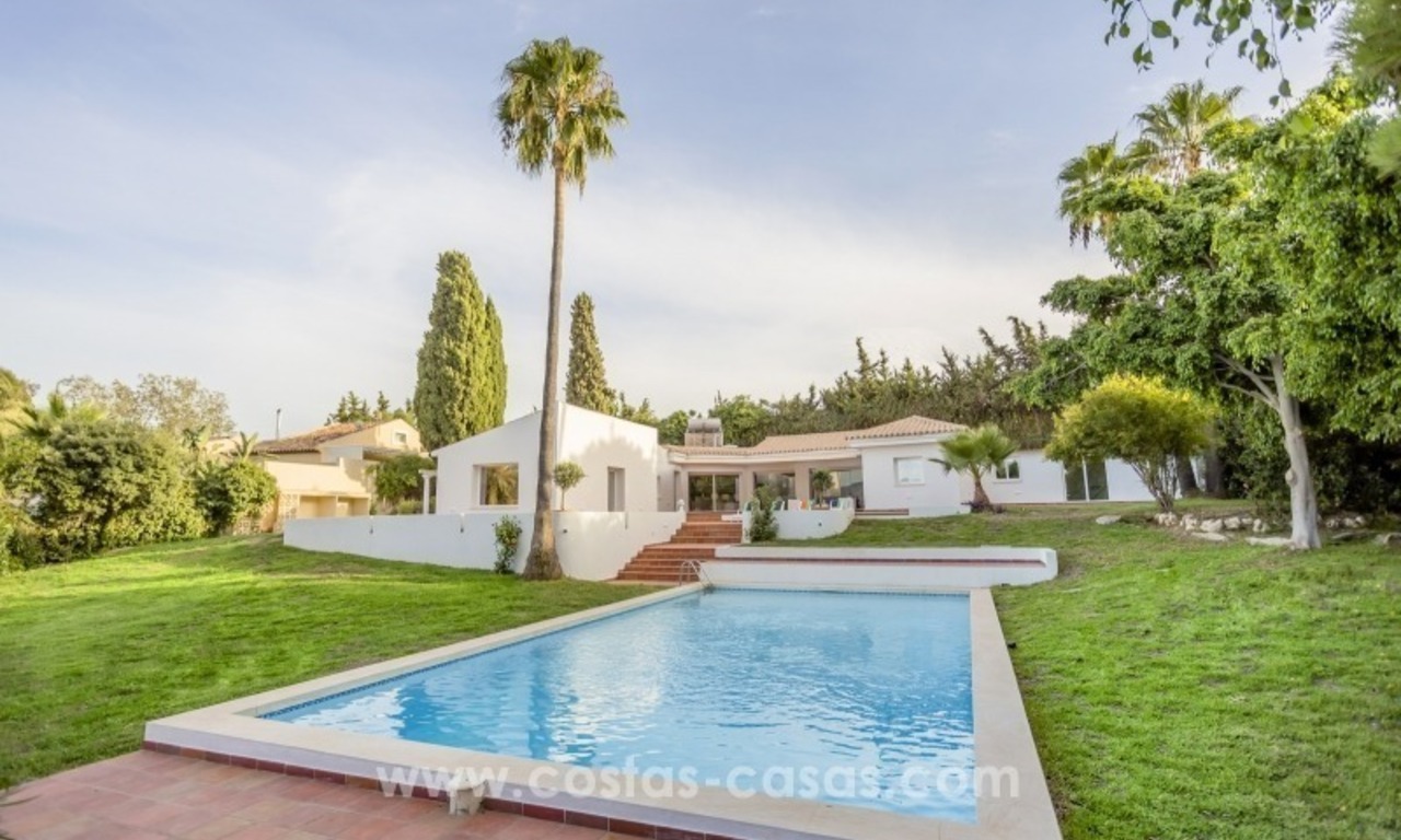 Private gerenoveerde villa te koop op de New Golden Mile tussen Marbella en Estepona 3