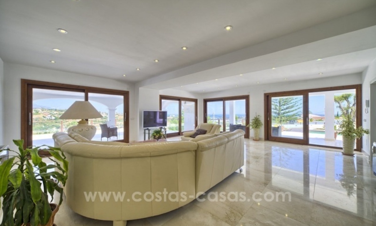 Moderne gerenoveerde villa te koop, New Golden Mile, Marbella – Estepona 11