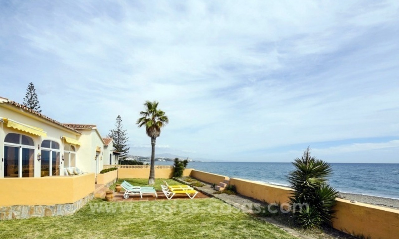 Eerstelijn strand villa te koop in Estepona, Costa del Sol 4