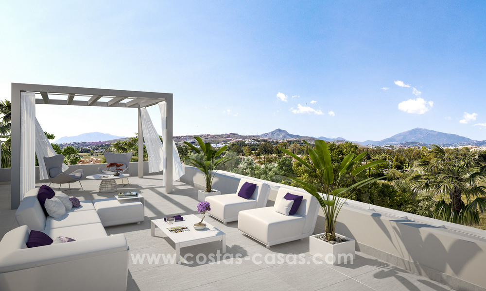 Instapklare moderne design appartementen te koop, nabij de golfbaan tussen Marbella en Estepona 23749