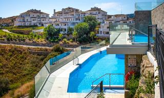 Moderne design appartementen met eigen zwembad te koop in boutique complex in Nueva Andalucia te Marbella 28767 