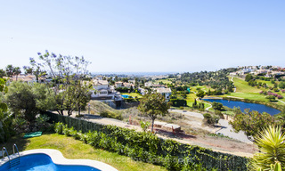 Villa te koop in Marbella – Benahavis met mooi golf- en zeezicht 29745 