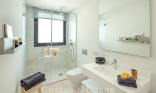 Te koop in Nueva Andalucia, Marbella: Nieuwe moderne villa in aanbouw 28935 