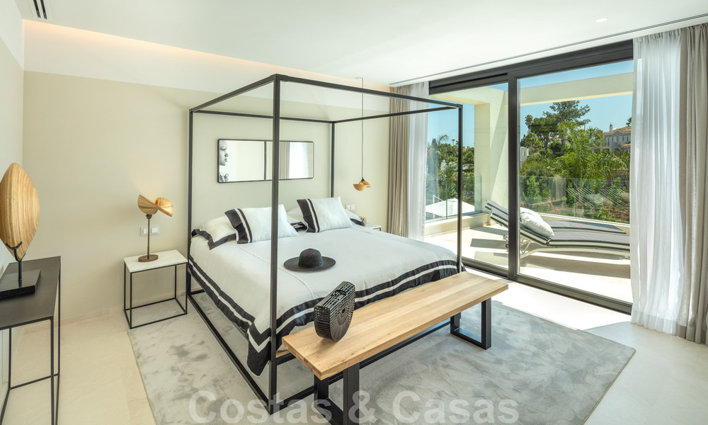 Te koop in Nueva Andalucia, Marbella: Nieuwe moderne villa in aanbouw 28938