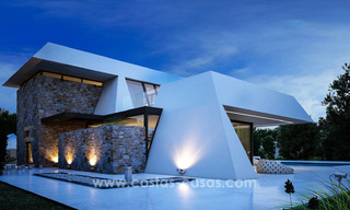 Nieuwe moderne design villa aan de golf in Nueva Andalucia te Marbella 30113 