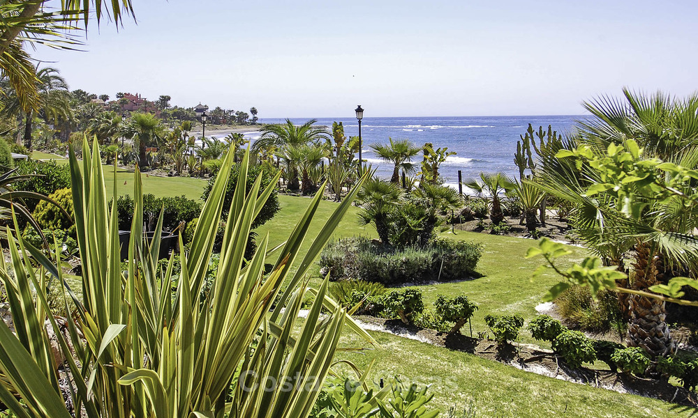 Eerstelijns strand luxe appartement en penthouse te koop in Las Dunas Park, New Golden Mile, Marbella - Estepona 42377