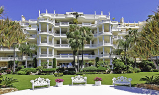 Eerstelijns strand luxe appartement en penthouse te koop in Las Dunas Park, New Golden Mile, Marbella - Estepona 42386 