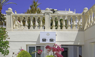 Eerstelijns strand luxe appartement en penthouse te koop in Las Dunas Park, New Golden Mile, Marbella - Estepona 42390 