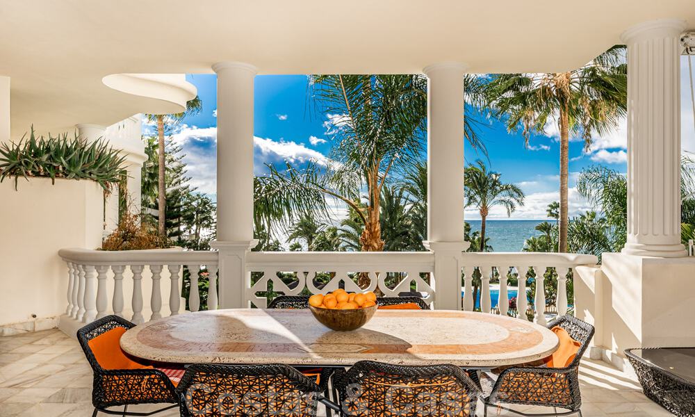 Eerstelijns strand luxe appartement en penthouse te koop in Las Dunas Park, New Golden Mile, Marbella - Estepona 42395