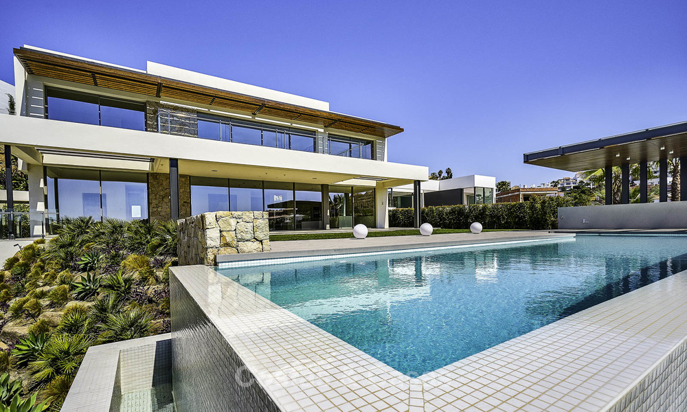  Instapklare moderne villa te koop, eerstelijn golf, te Benahavis - Marbella 15065