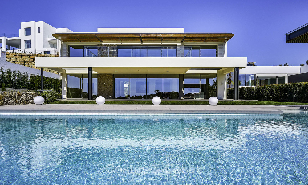  Instapklare moderne villa te koop, eerstelijn golf, te Benahavis - Marbella 15066