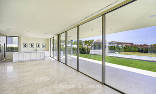  Instapklare moderne villa te koop, eerstelijn golf, te Benahavis - Marbella 15076 