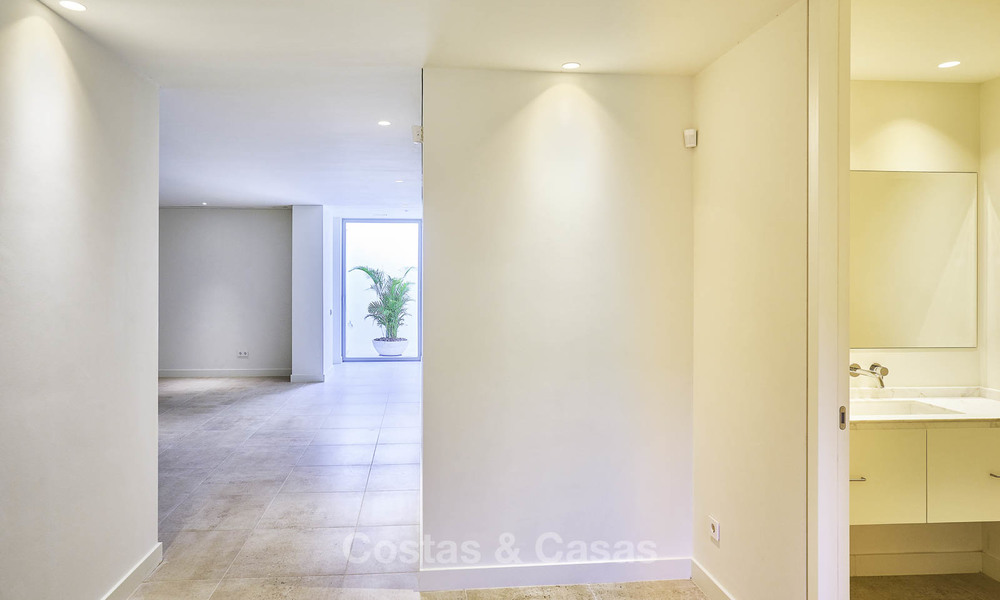  Instapklare moderne villa te koop, eerstelijn golf, te Benahavis - Marbella 15086