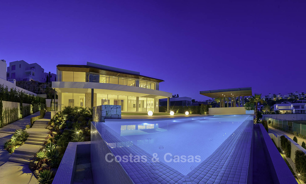 Instapklare moderne villa te koop, eerstelijn golf, te Benahavis - Marbella 15063