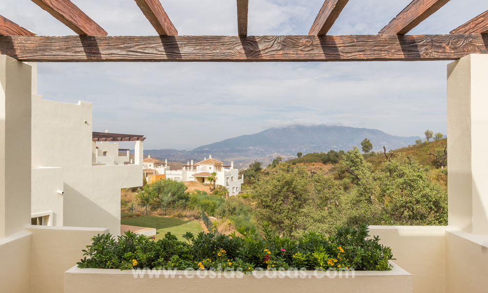 Nieuwe luxe appartementen te koop in Andalusische stijl temidden de natuur in Marbella 21579