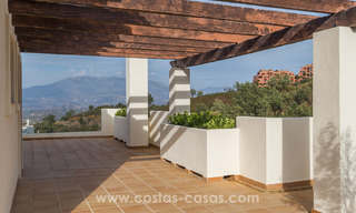 Nieuwe luxe appartementen te koop in Andalusische stijl temidden de natuur in Marbella 21581 