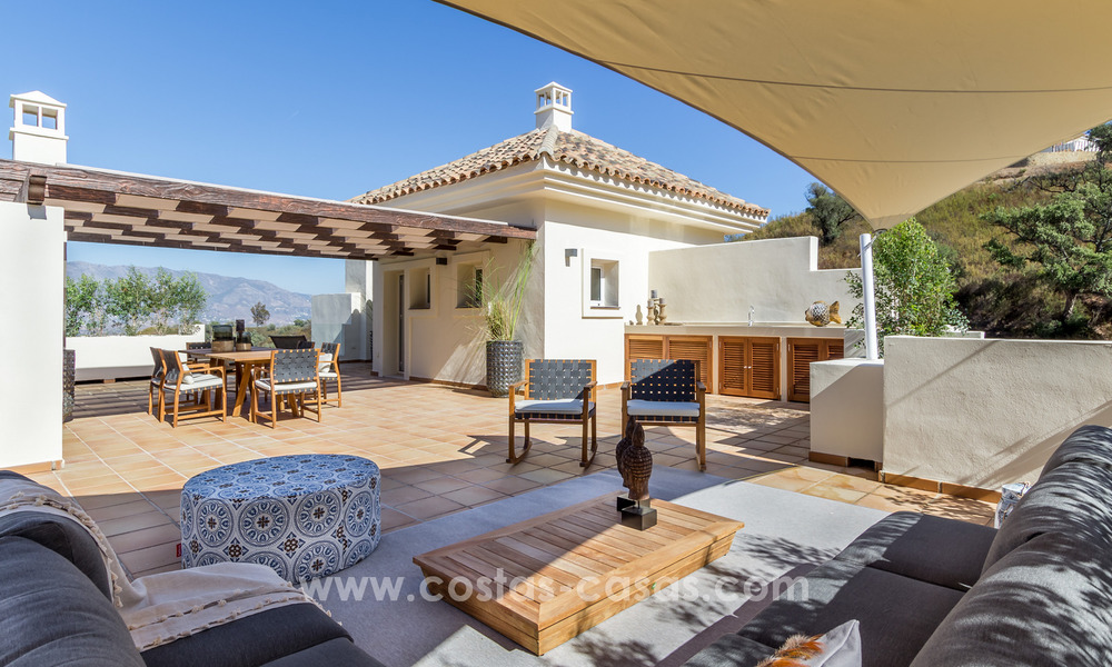 Nieuwe luxe appartementen te koop in Andalusische stijl temidden de natuur in Marbella 21583