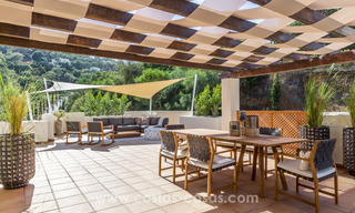 Nieuwe luxe appartementen te koop in Andalusische stijl temidden de natuur in Marbella 21584 