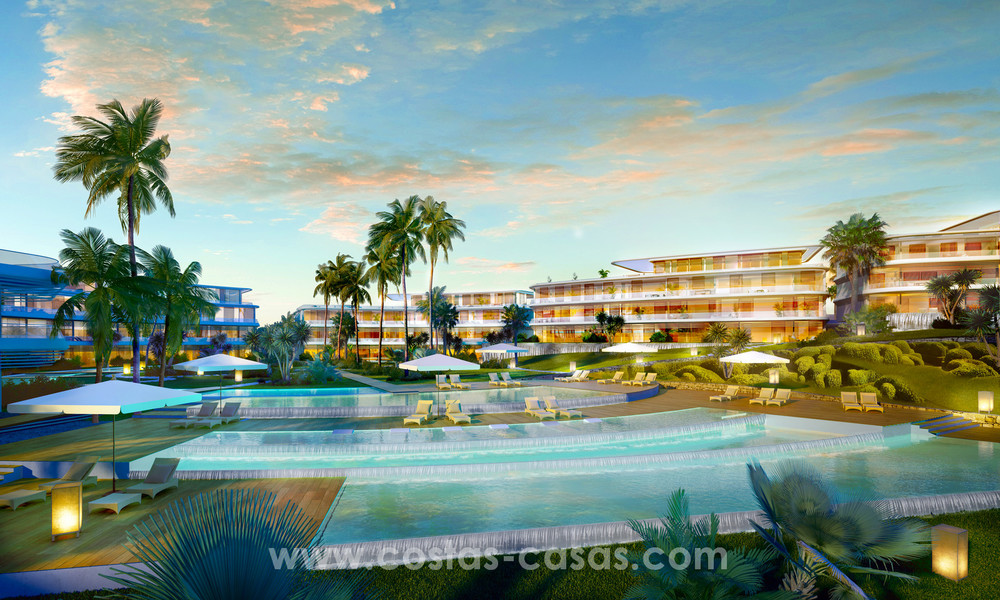 Instapklare spectaculair moderne luxe eerstelijns strand appartementen te koop in Estepona, Costa del Sol 3824