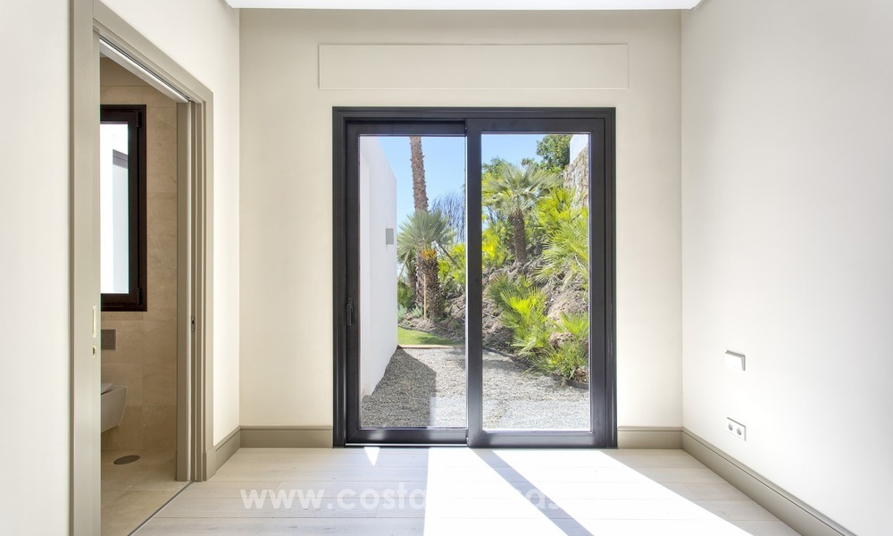 Moderne nieuwbouw villa te koop met zeezicht in Benahavis – Marbella 251