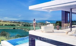 Nieuwe moderne villa te koop, Eerstelijn golf met zeezicht in Estepona, Costa del Sol 355 