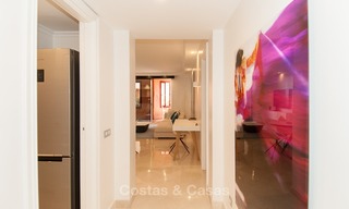 Te koop in Hotel Kempinski, Marbella - Estepona: Gerenoveerd appartement in moderne stijl 329 