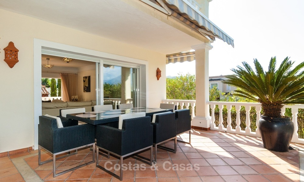 Ruime villa te koop in Nueva Andalucia, Marbella, op loopafstand van voorzieningen en Puerto Banus 516